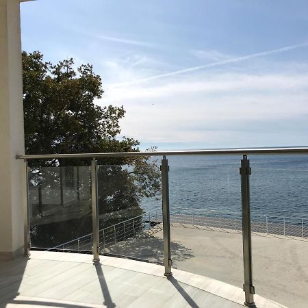 First Line Of The Sea 1 Apartment Dobra Voda Luaran gambar