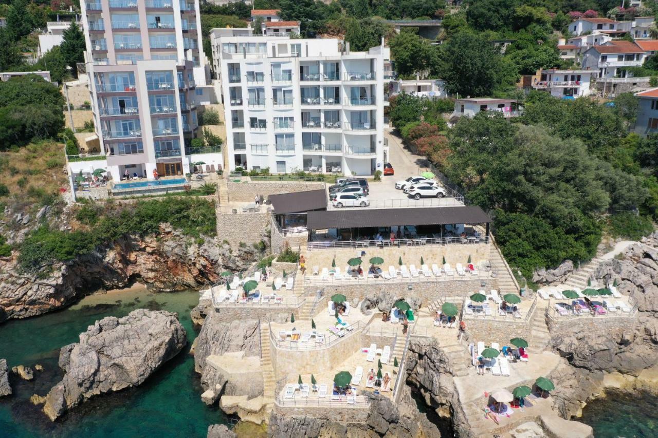 First Line Of The Sea 1 Apartment Dobra Voda Luaran gambar