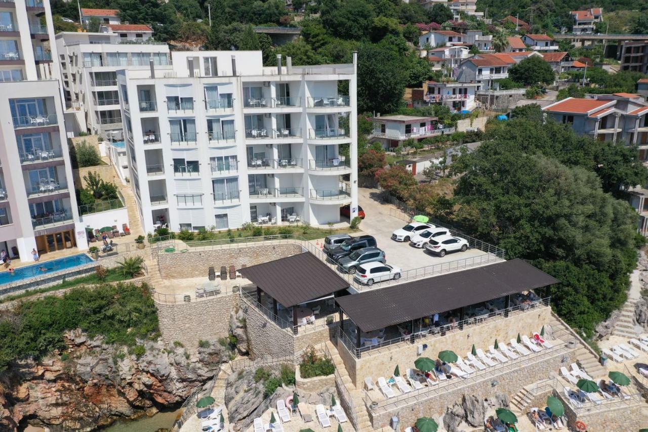 First Line Of The Sea 1 Apartment Dobra Voda Luaran gambar