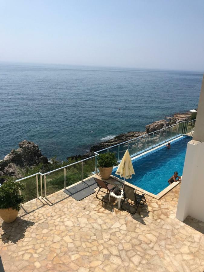 First Line Of The Sea 1 Apartment Dobra Voda Luaran gambar