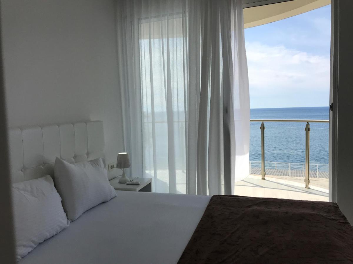 First Line Of The Sea 1 Apartment Dobra Voda Luaran gambar