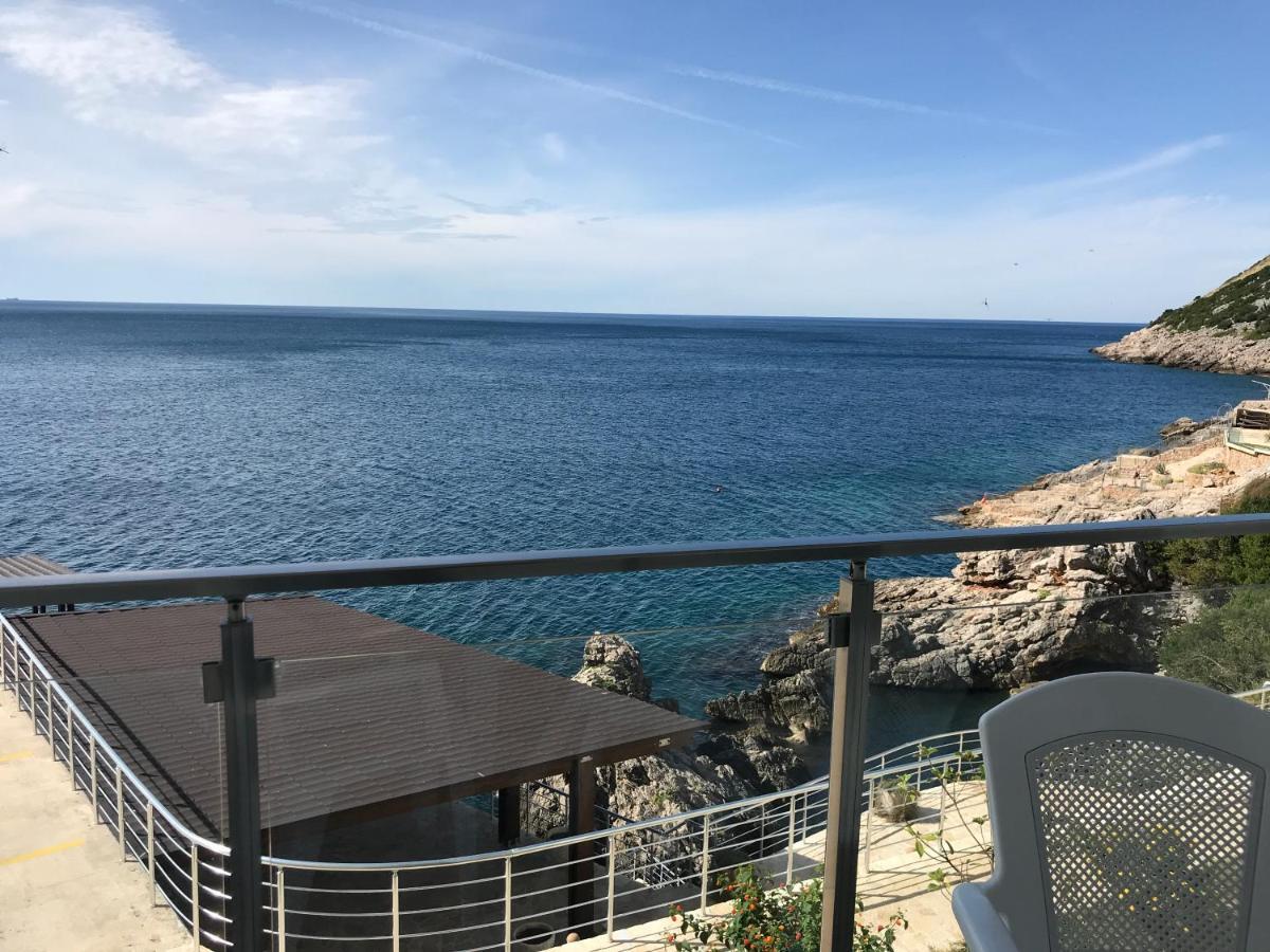 First Line Of The Sea 1 Apartment Dobra Voda Luaran gambar