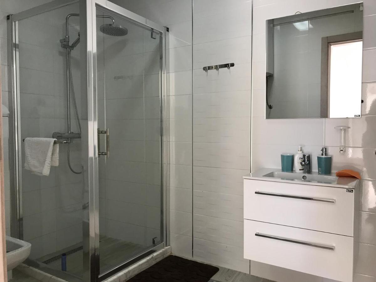 First Line Of The Sea 1 Apartment Dobra Voda Luaran gambar